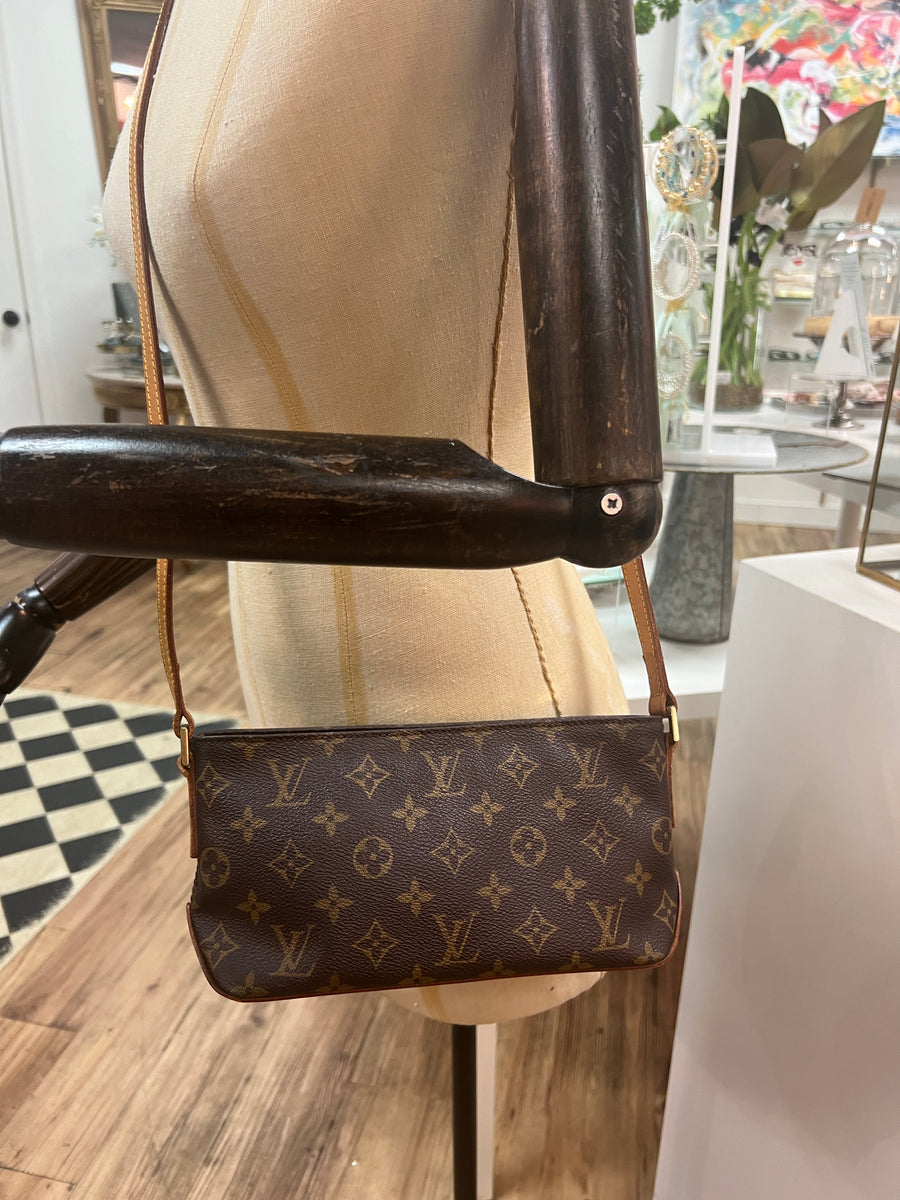 LOUIS VUITTON Monogram Canvas Trotteur Crossbody Bag