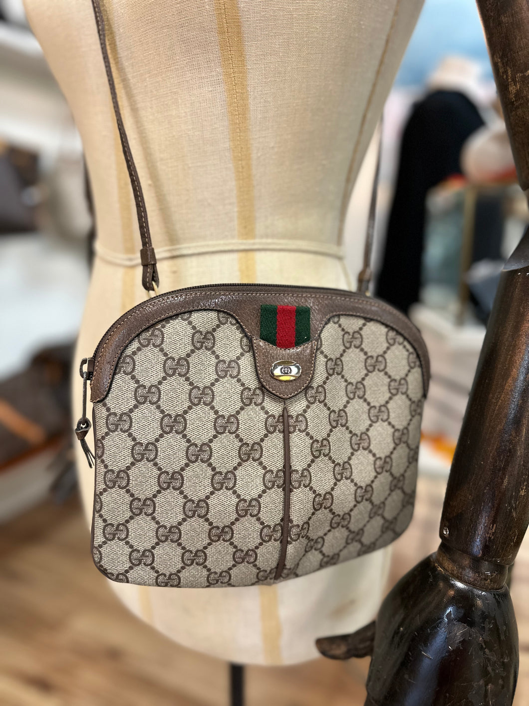 Authentic GUCCI GG Monogram Supreme Canvas Crossbody Shoulder 