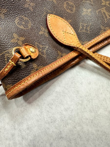 Authentic Louis Vuitton Monogram Neverfull PM