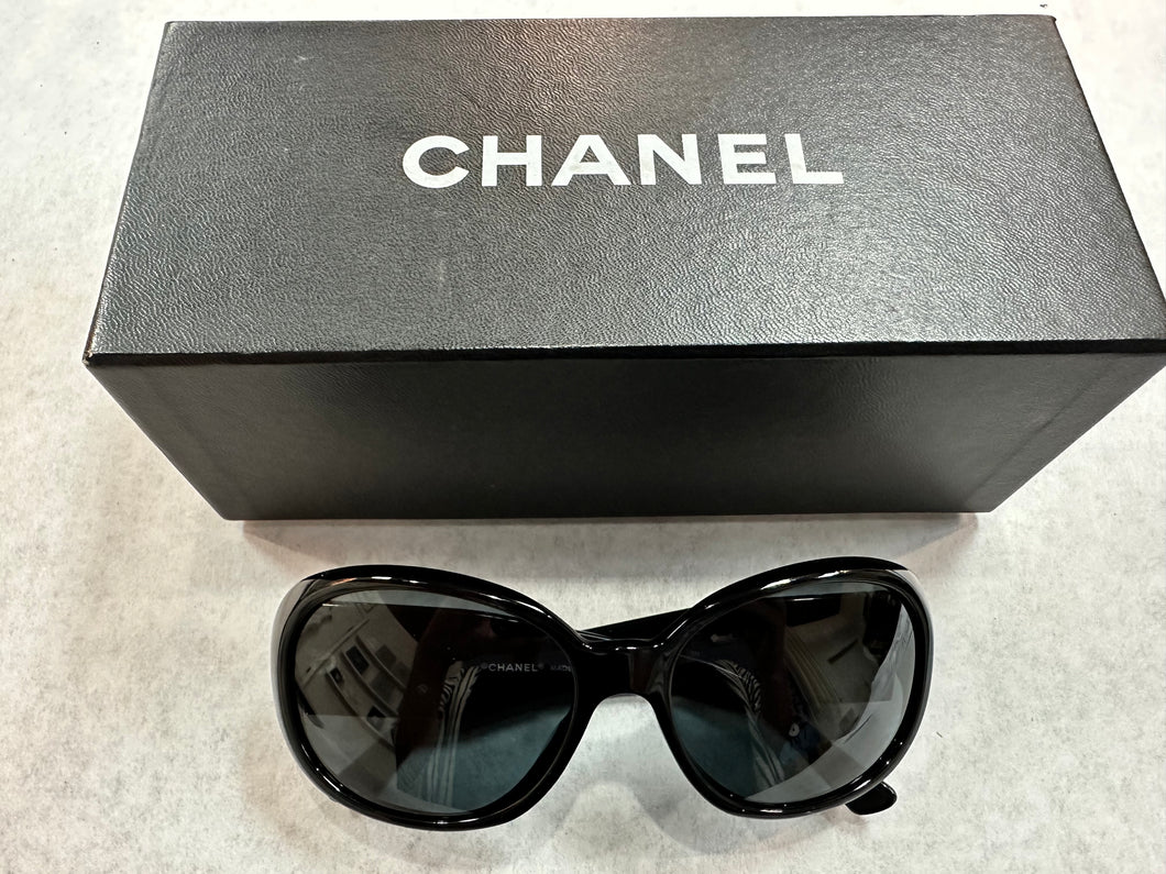 Authentic Chanel Sunglasses Camelia Black 5113A