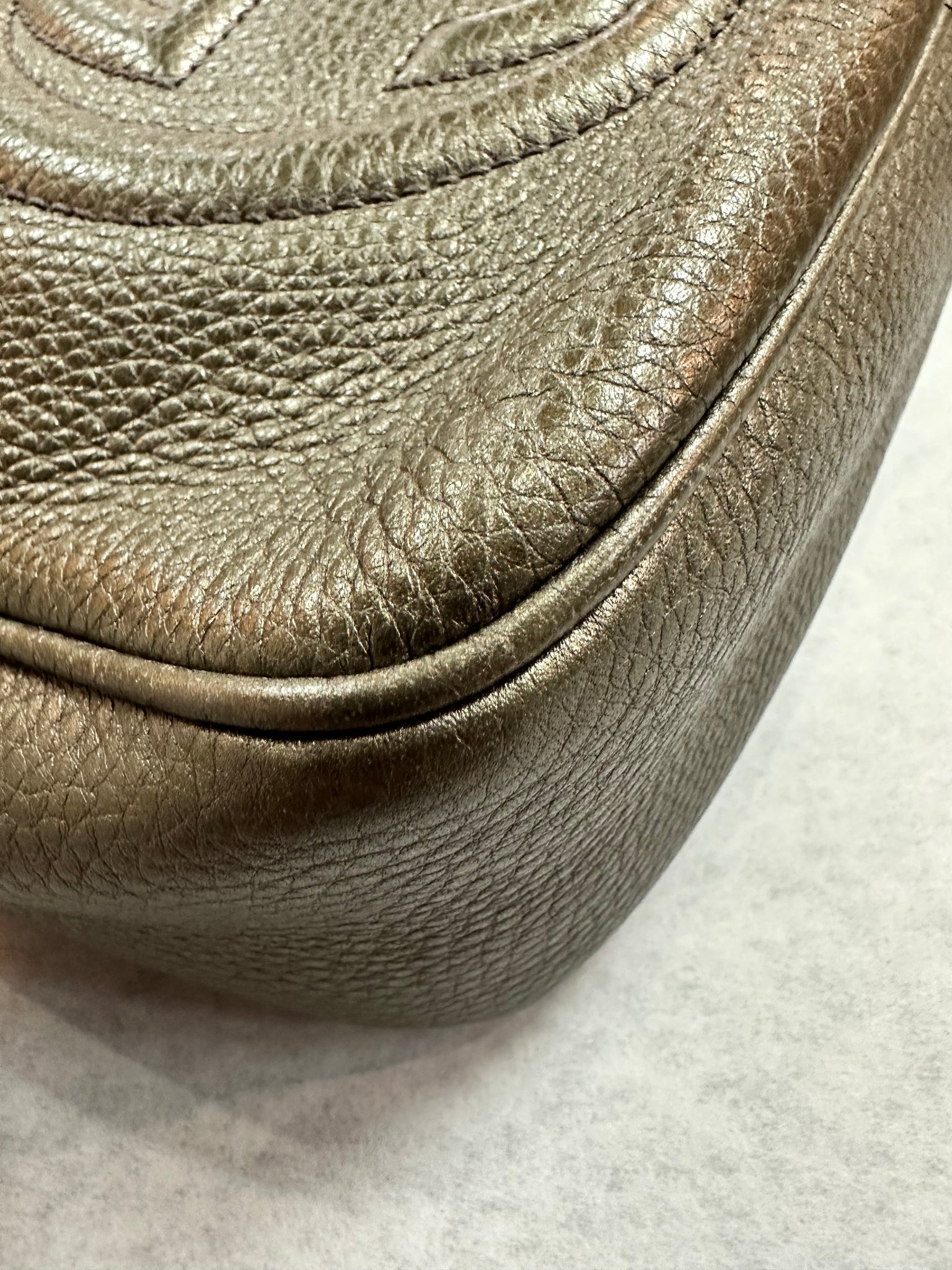 Gucci Metallic Gold Leather Soho Disco Crossbody Bag