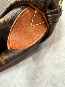 Authentic Louis Vuitton Flanerie 45 Tote Weekend Bag