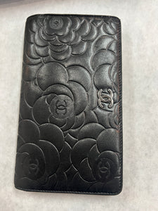 Authentic Chanel Camelia Wallet w/Box