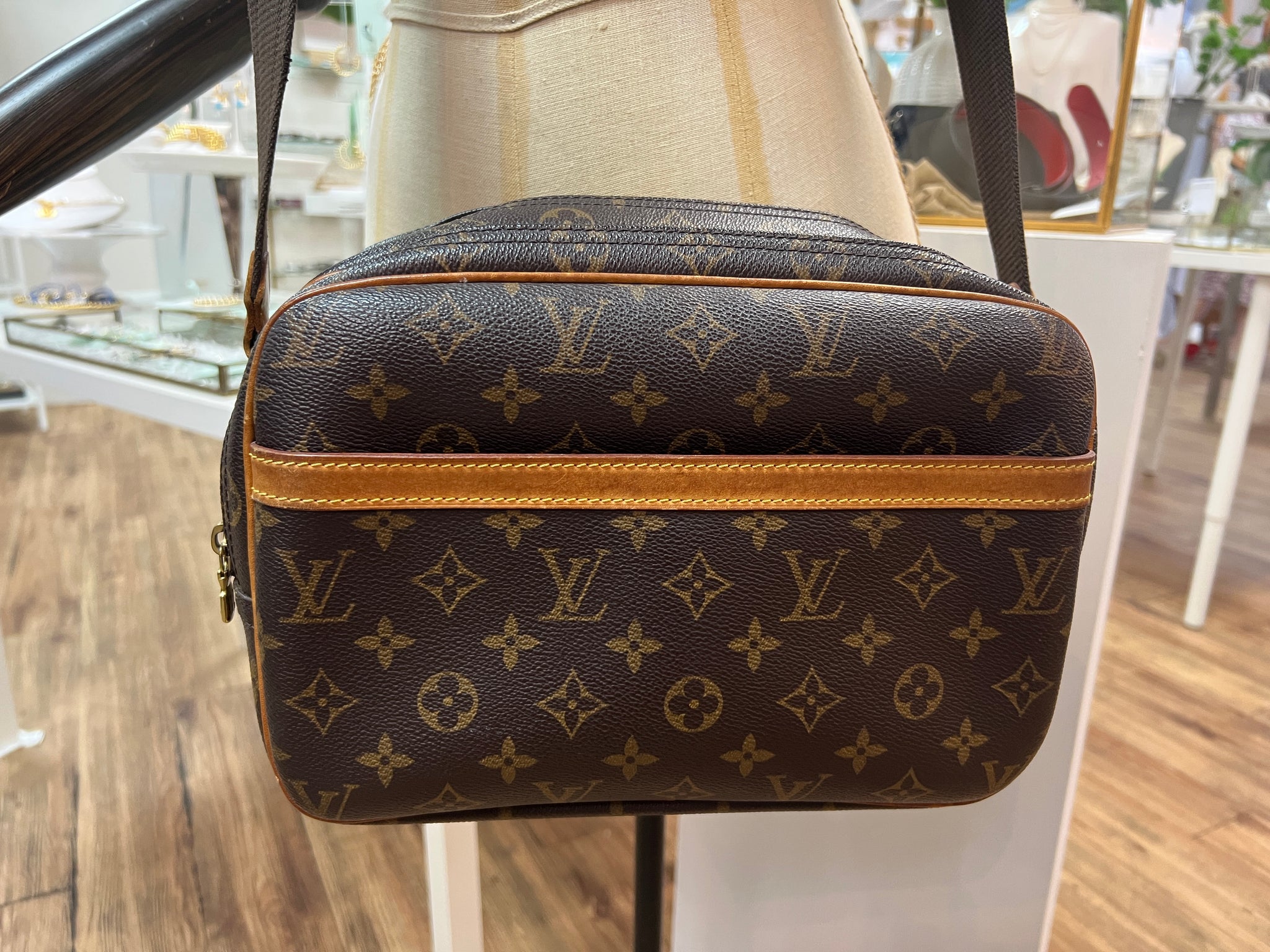 Authentic Louis Vuitton Handbag 