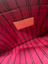 Authentic Louis Vuitton MM/GM Neverfull Pouch