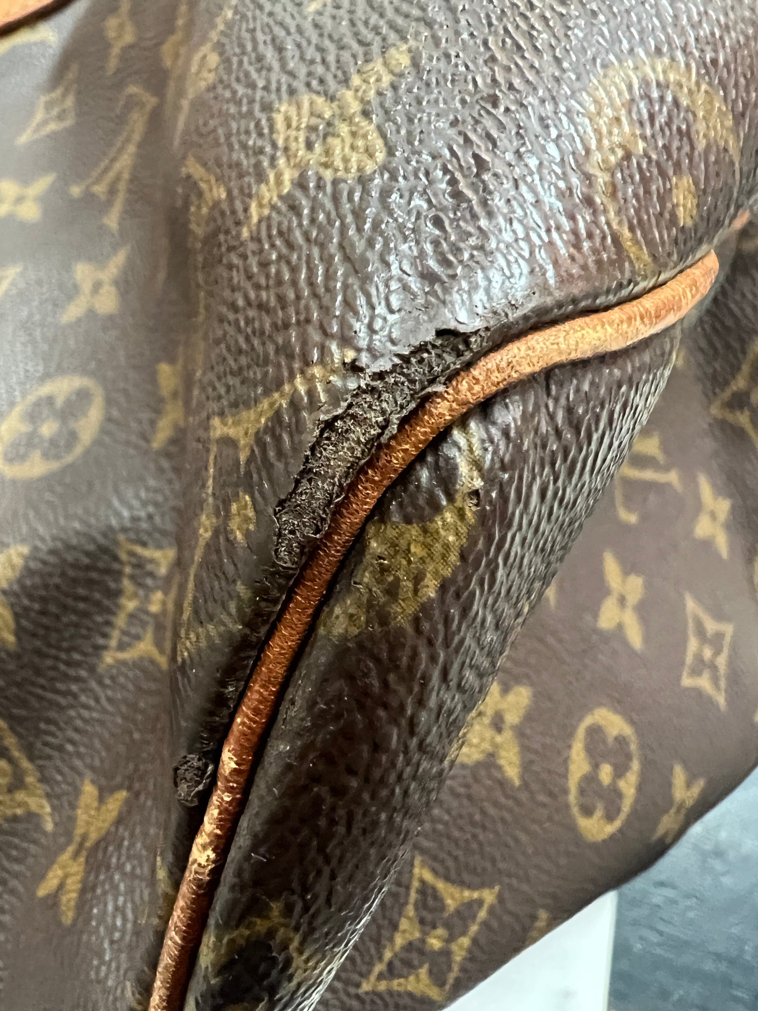 Travel bag Louis Vuitton Keepall 55 customized Fight Club by the