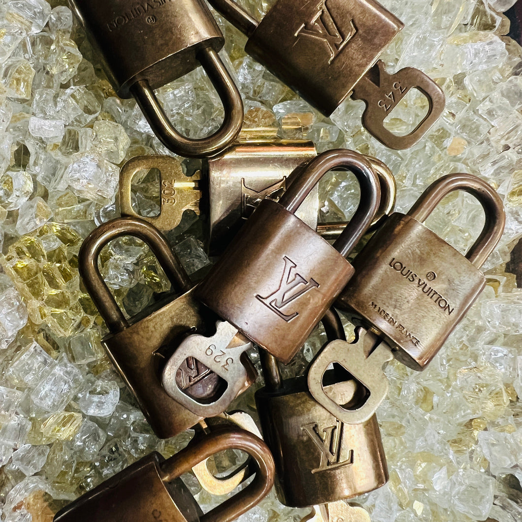 lv lock and key gold for purse