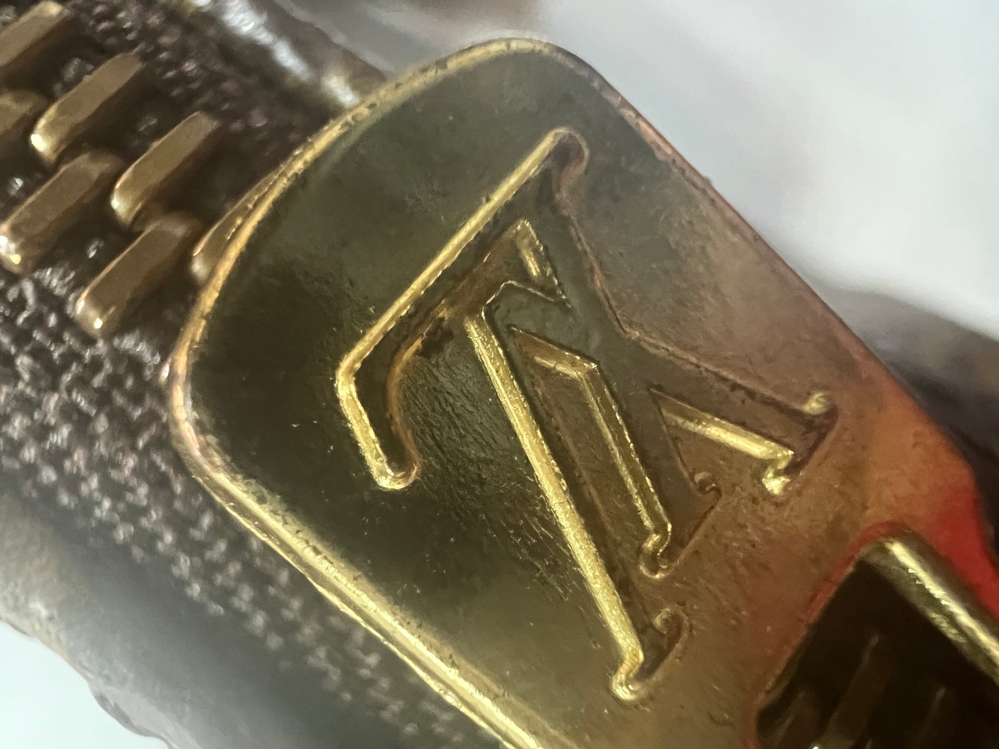 louis-vuitton zipper pull