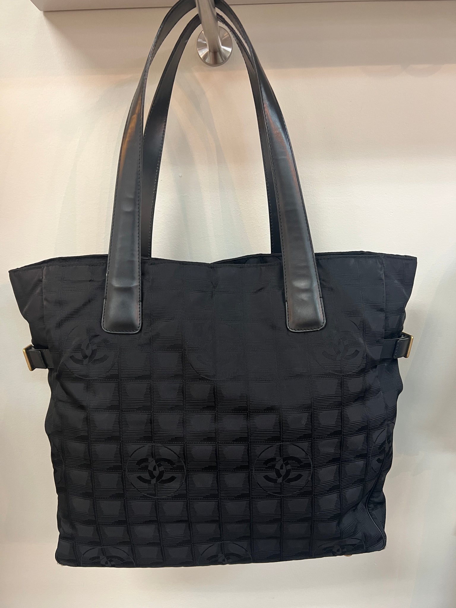 CHANEL-Travel-Line-Nylon-Jacquard-Leather-Shoulder-Bag-A29348 –  dct-ep_vintage luxury Store