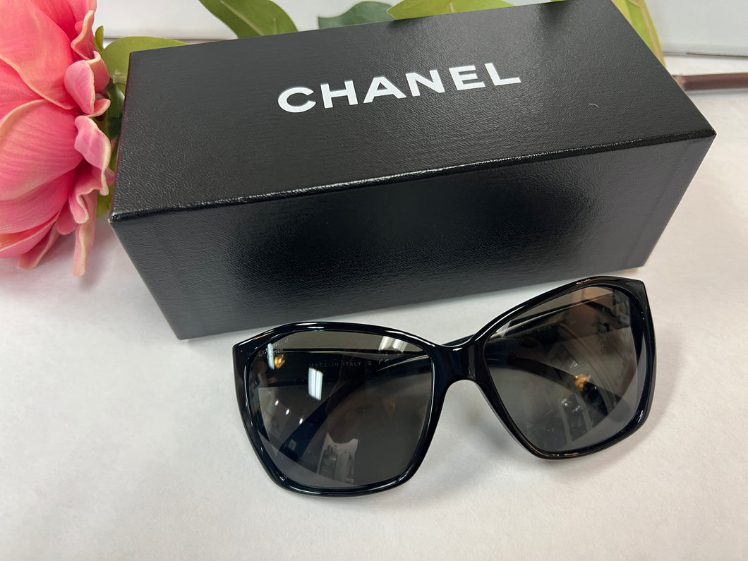 Chanel Crystal Camellia Flower CC Shield Sunglasses (SHF-18761