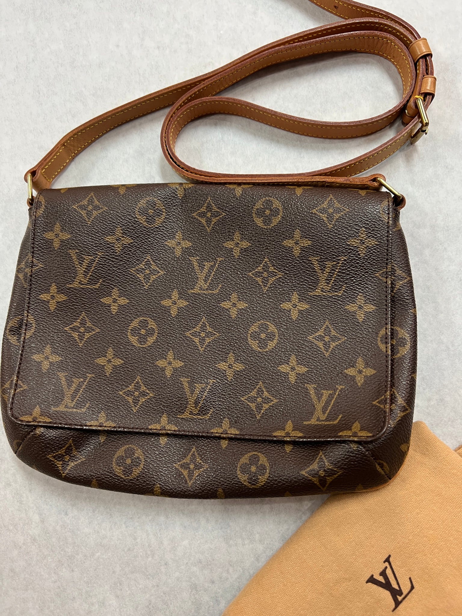 Musette leather crossbody bag Louis Vuitton Brown in Leather