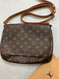 Pre-Owned Louis Vuitton Musette Tango Short Strap Monogram 