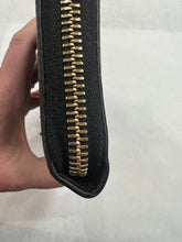 Authentic Gucci Black Leather Zip Around Wallet