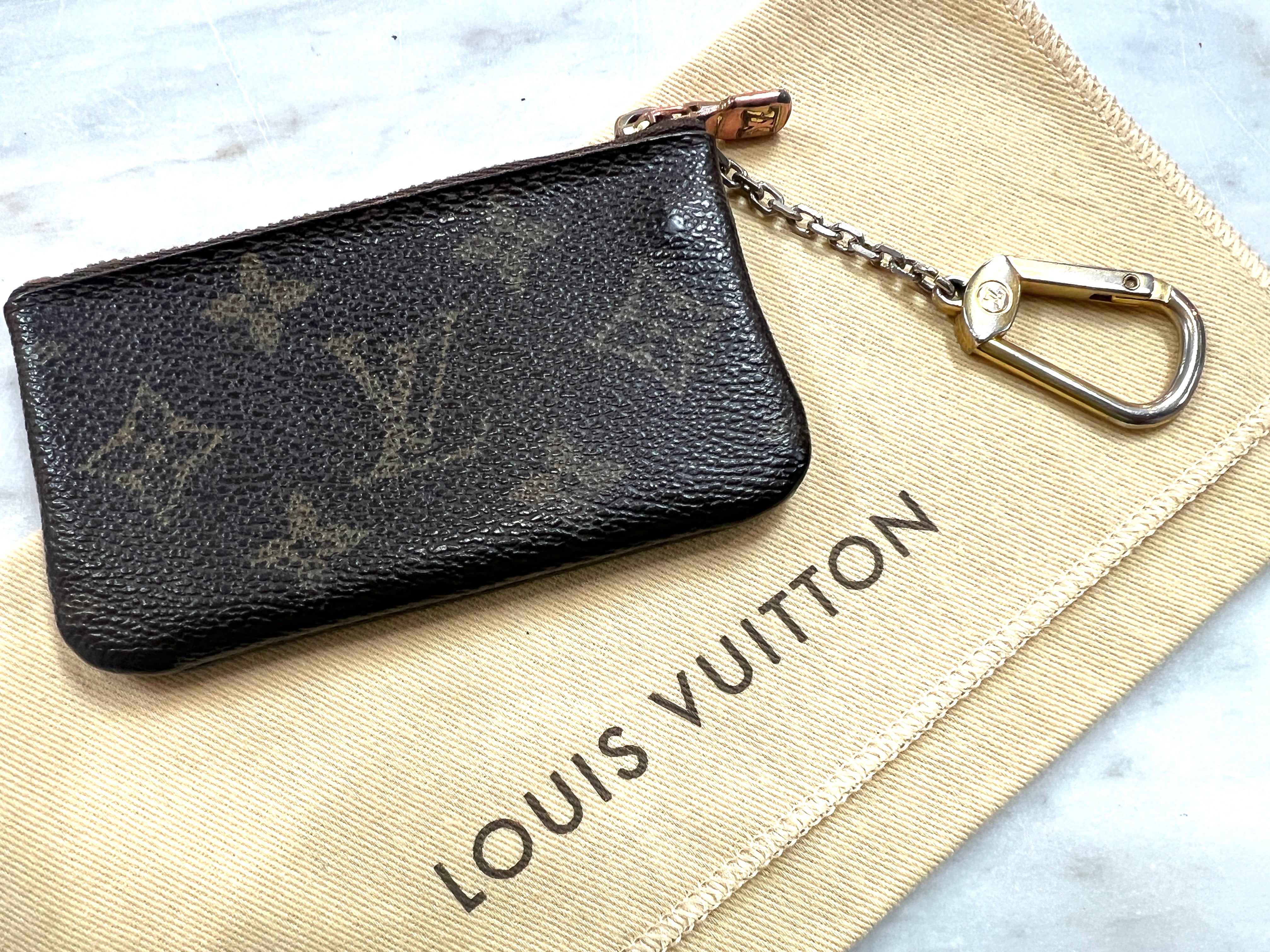 *BRAND NEW - AUTHENTIC* LOUIS VUITTON Key Pouch Cles Monogram NWT Perfect  Gift