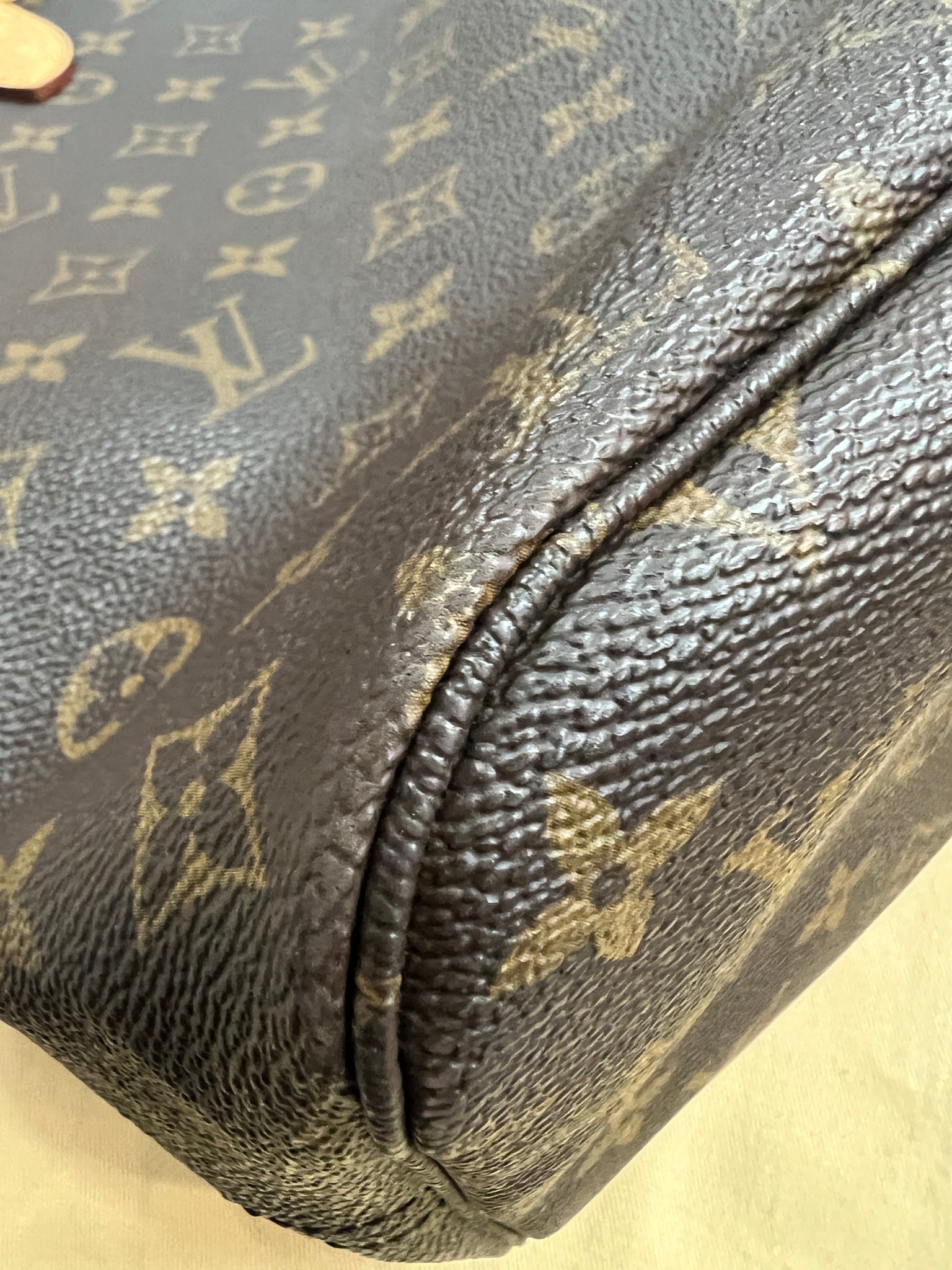 Authentic Louis Vuitton Neverfull MM Damier Ebene – Relics to Rhinestones
