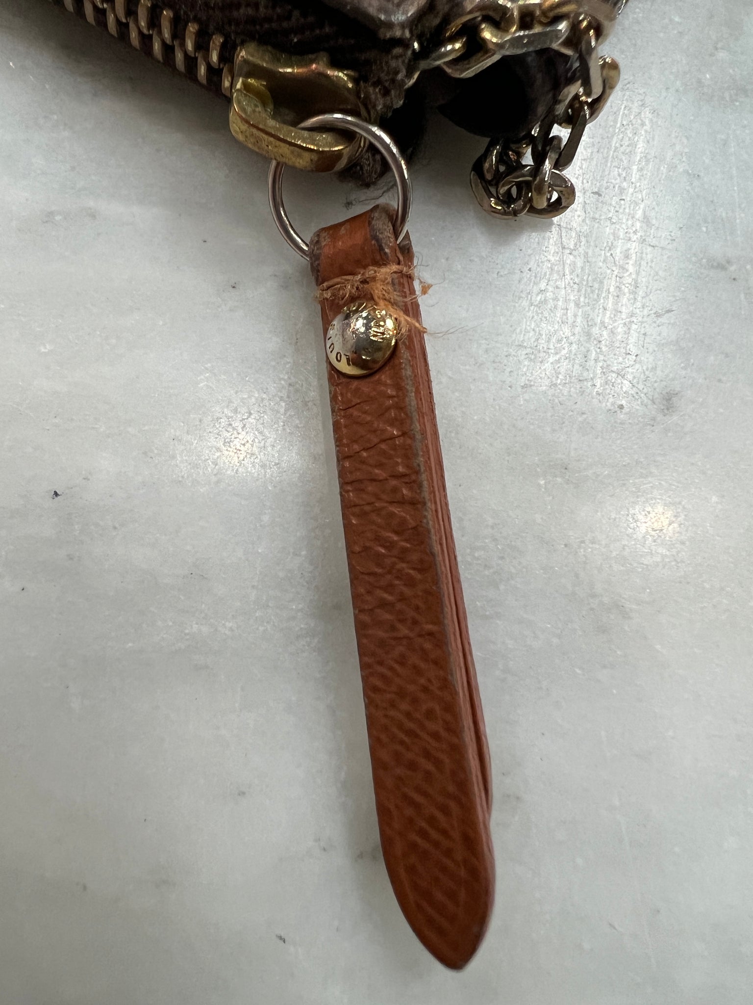 Louis Vuitton M66940 Monogram Excursion Trunks Bag charm and Key holder  (RI1122)