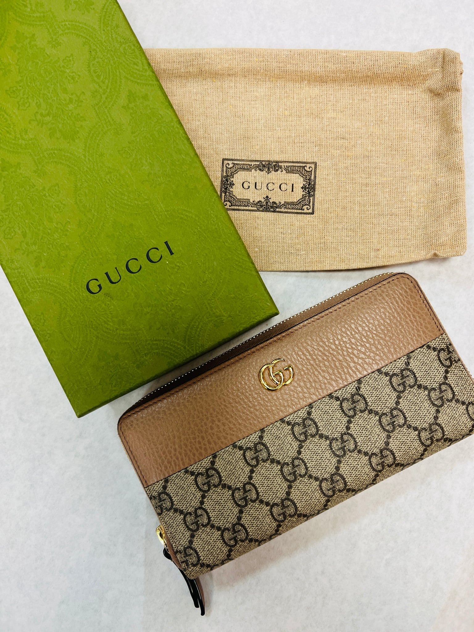 AUTHENTIC GUCCI WALLET