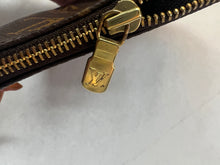 Authentic Louis Vuitton Pochette Accessory