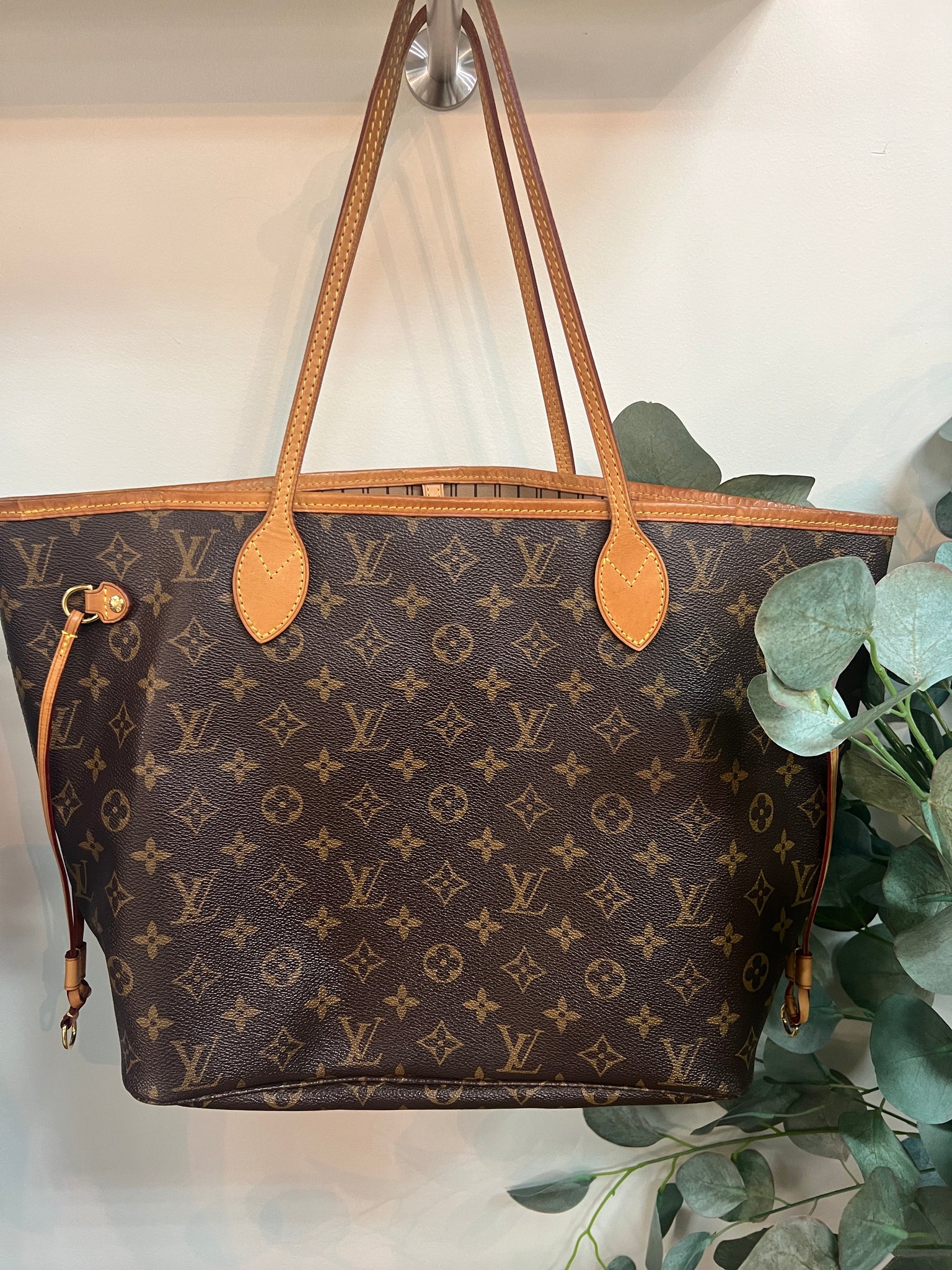 Authentic Louis Vuitton Neverfull MM – Relics to Rhinestones