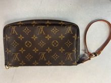 Authentic Louis Vuitton Pochette Accessory