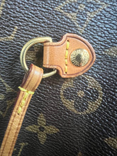 Authentic Louis Vuitton Neverfull MM