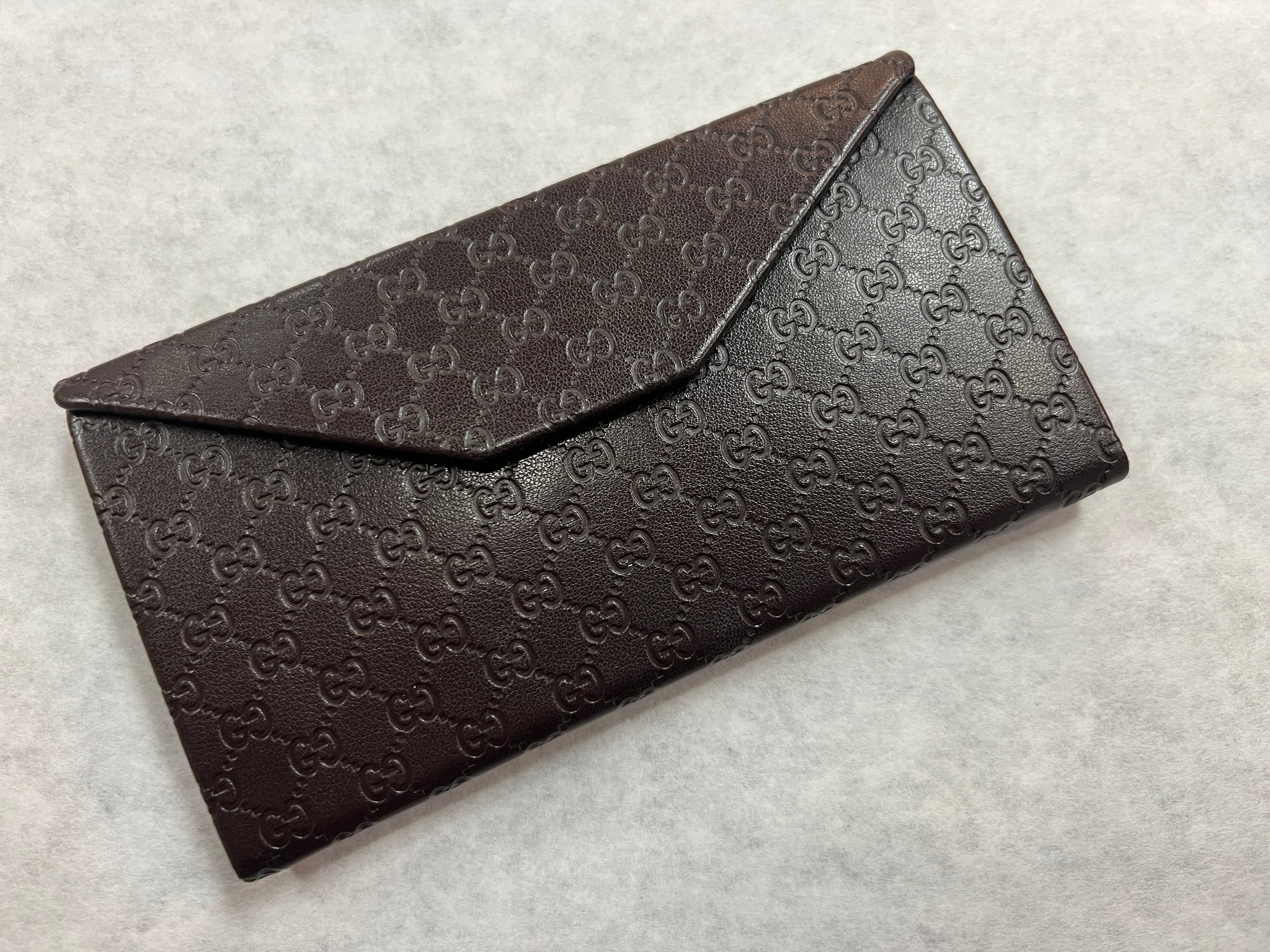 Gucci sunglasses pouch hotsell