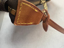 Authentic Louis Vuitton Pochette Accessory