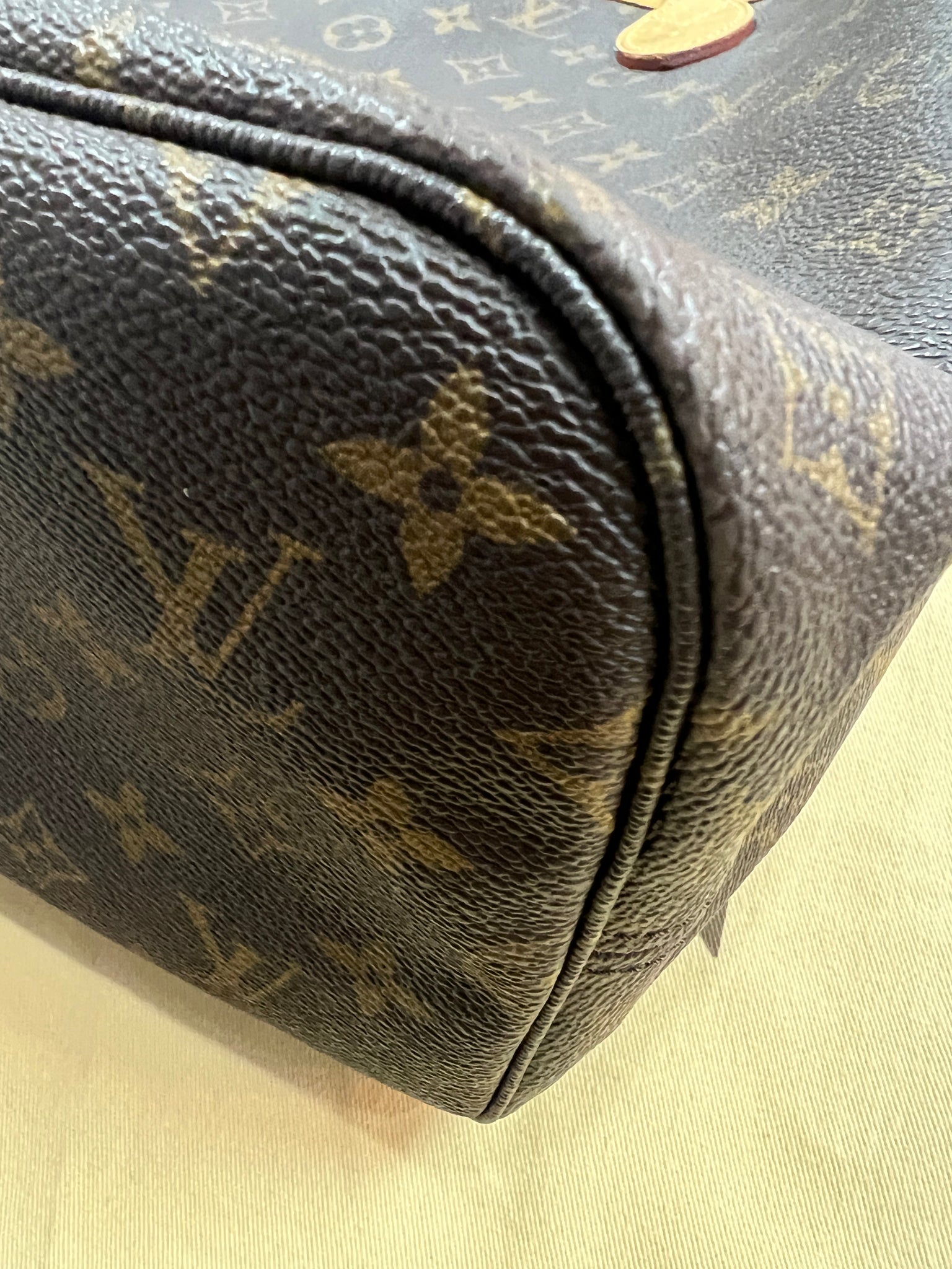 Authentic Louis Vuitton PM Neverfull Pouch – Relics to Rhinestones