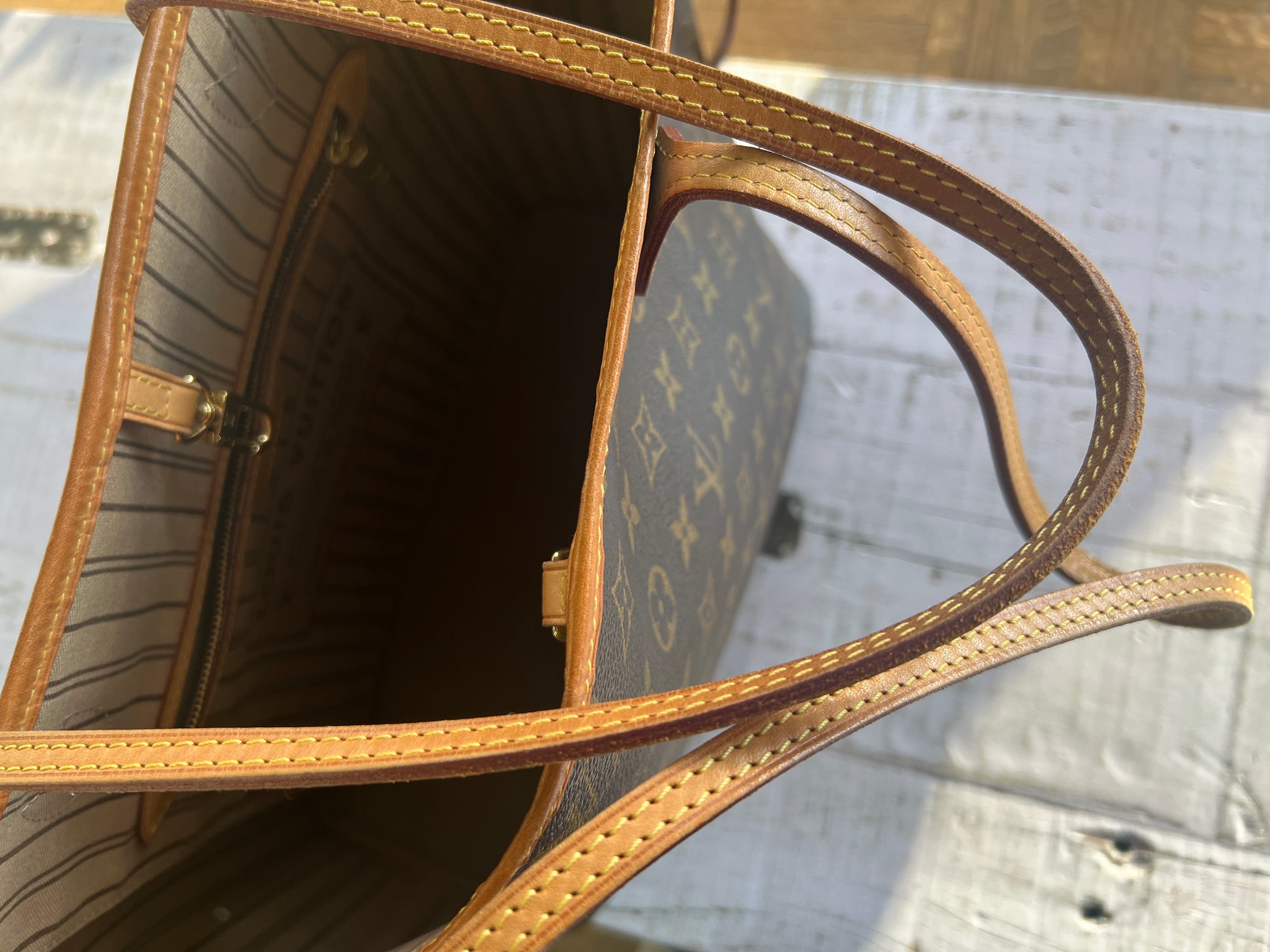 Authentic Louis Vuitton Danier Azur Neverfull MM – Relics to Rhinestones